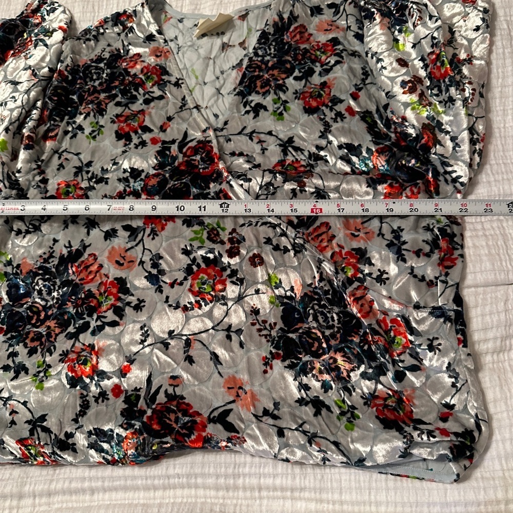 Maeve Kimono Sleeve Velvet Blouse - Picture 12 of 12
